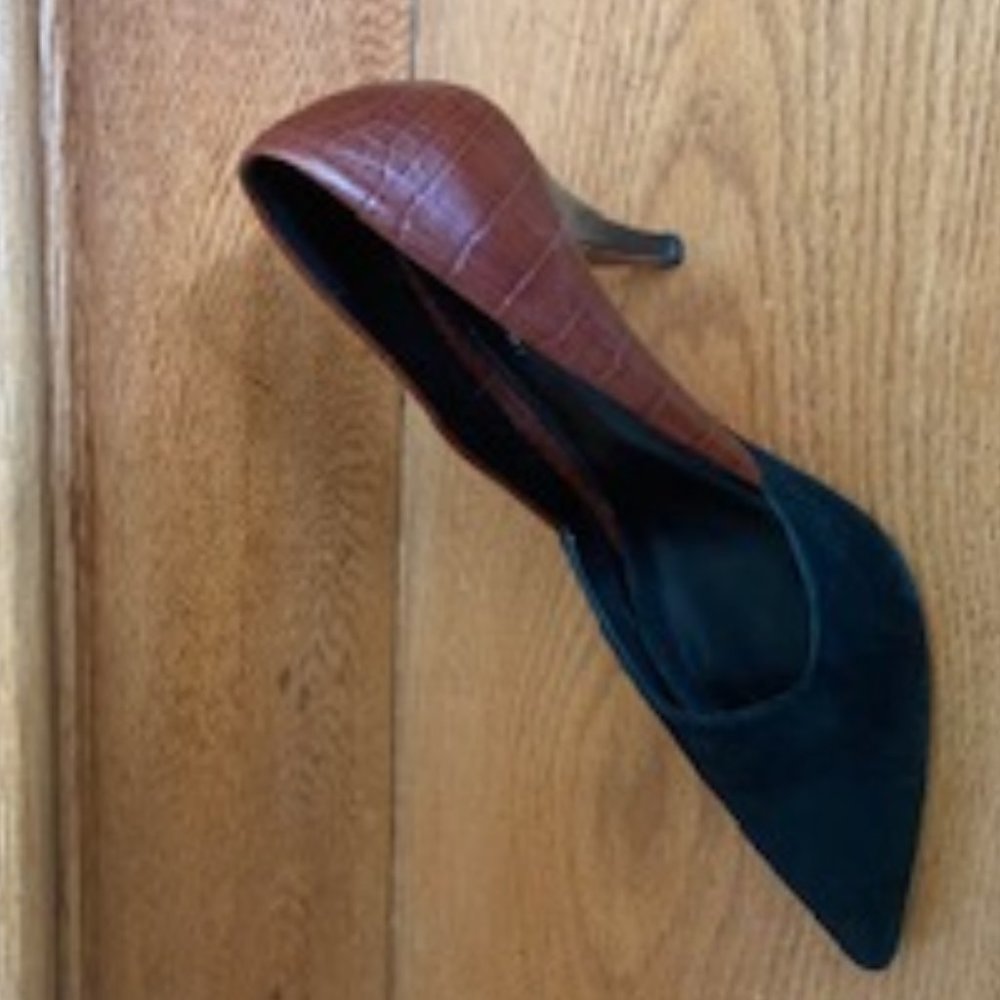 Elie Tahari leather and suede two shade shoe